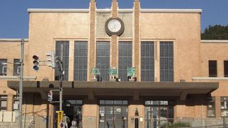 早朝は人が少なくて歩きやすい。