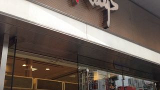 壁面のビジョンをつい見ちゃいます