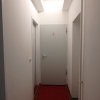 扉を入るとさらに部屋に分かれており鍵を開けて入ります。