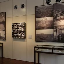 展示品の一部 (写真や模型など)