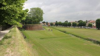 城壁の幅が結構広いです。