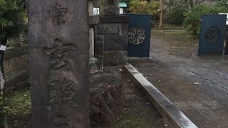 歴史ぐ古そうな外観