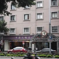 大通りに面しています