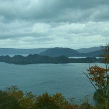 発荷峠展望台より見た十和田湖