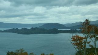 十和田湖を見下ろす風景は秋田県側にある展望台が良い