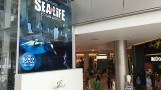 高級ショッピングモール