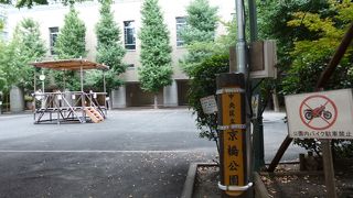 夏祭りの準備中？