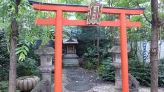 小さいながらも厳かな雰囲気でした