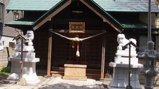 鴨々川の脇にある小さな水天宮