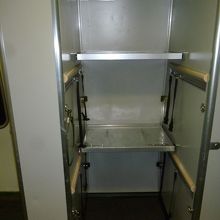 車内の荷物置き場