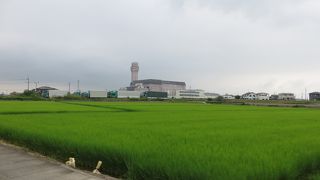 関東平野の真ん中で　関東平野って平らだなあ　と感じさせる東埼玉資源環境組合展望台