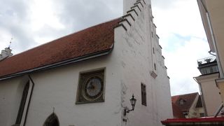 壁に描かれた聖書は必見