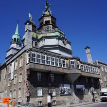 博物館のノートルダム・ド・ボンスクール教会、旧港側からの外観