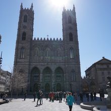 ダルム広場からノートルダム大聖堂