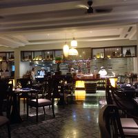 イタリアンレストランですが、ベトナムとインド料理が食べれます