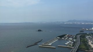 35階から海と福岡の街を眺めながら美味しいケーキを