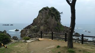 不動明王が安置され、鉾島神社という神社もあります