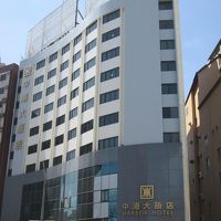 五権路と台中港路・中正路の交差点にあります