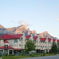 裏手の山並みがきれいです