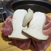 清潔なお店で、厚みがすごい豚肉を食べるなら