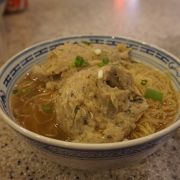 海老ワンタン麺、魚つみれ麺