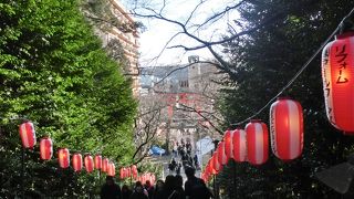 初詣は階段に行列