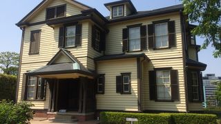 外交官の家で休憩