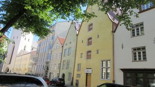 ３人姉妹に比べマイナー