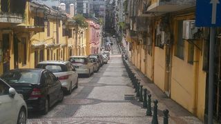 静かなポルトガル風の街並み