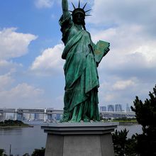 自由の女神