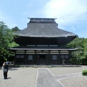 由緒も風格もある立派な寺