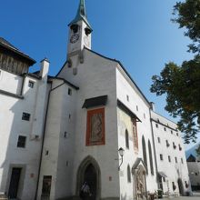 城塞の中にある教会