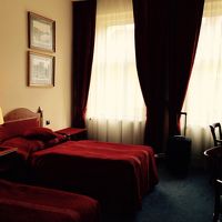 赤を基調とした室内