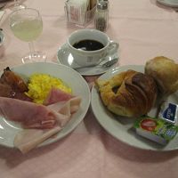 朝食はシンプル