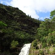 ワイメアの滝、散歩のあとに気持ち良い滝に出会えます