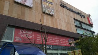 パタヤビーチ中心部の巨大モール