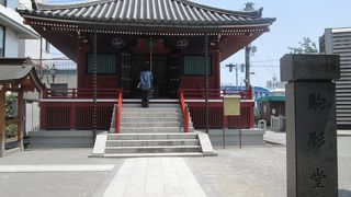 駒形橋の西詰にあります