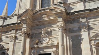 見た目と違って中身は豪華