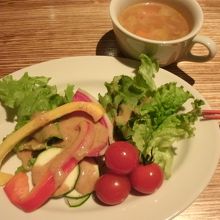 サラダとスープ