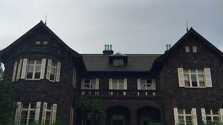 紅葉とバラが咲いている時期に今度は行ってみたいです