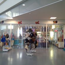 売店はお弁当や飲み物、土産物が意外と充実してますよ。