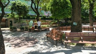 地元の人がくつろぐ世界遺産