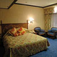 ベッドルーム・・・色遣いが