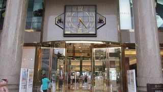 フードコートは１５階にあります