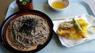 フライトまでの時間のない時、手軽にランチが食べられる