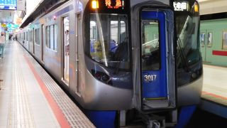 太宰府へは西鉄電車を利用しました。一部太宰府観光列車「旅人」という車両もあるようです。