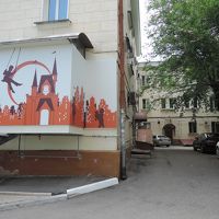 この奥の左側に外扉がある