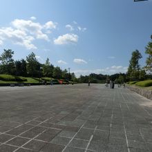 自転車でびゅんびゅん走ってます＾＾