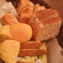 パンはおかわり自由（ブッフェじゃなくなっていました）
