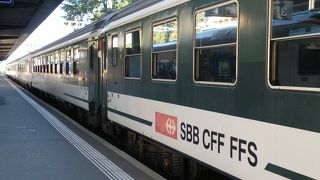 イタリア側への乗り換えにも